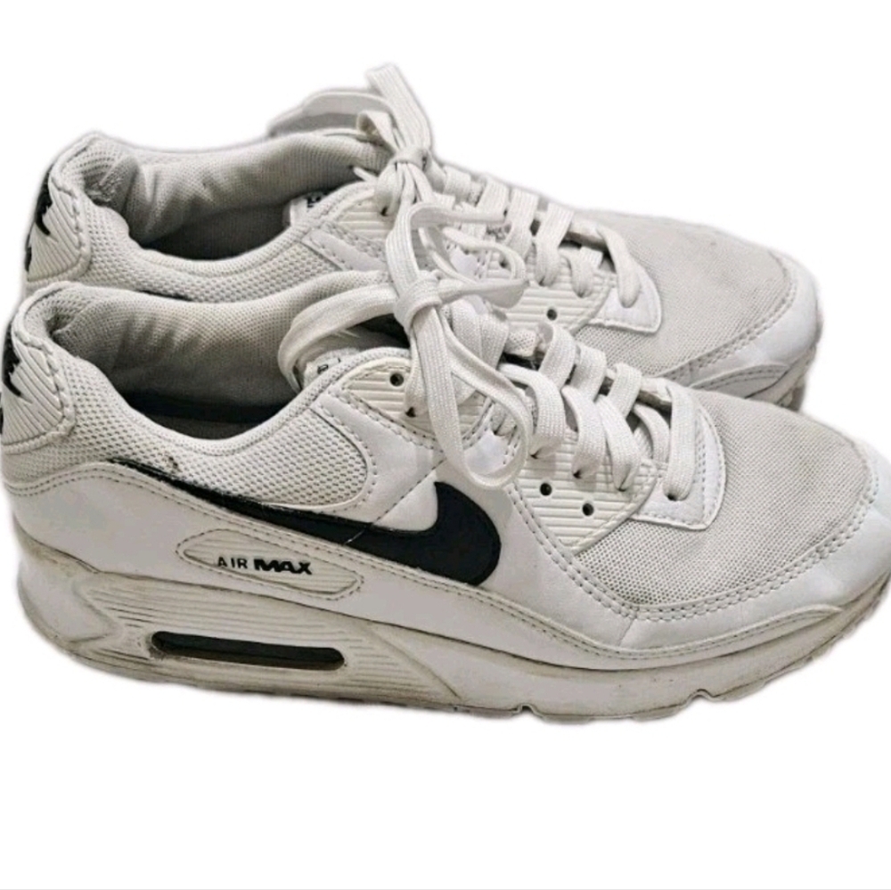 Nike Air Max 90 Wmn’s Size 7.5 Sneaker Shoes Cq2560-101 White Black Swoosh Comfy
